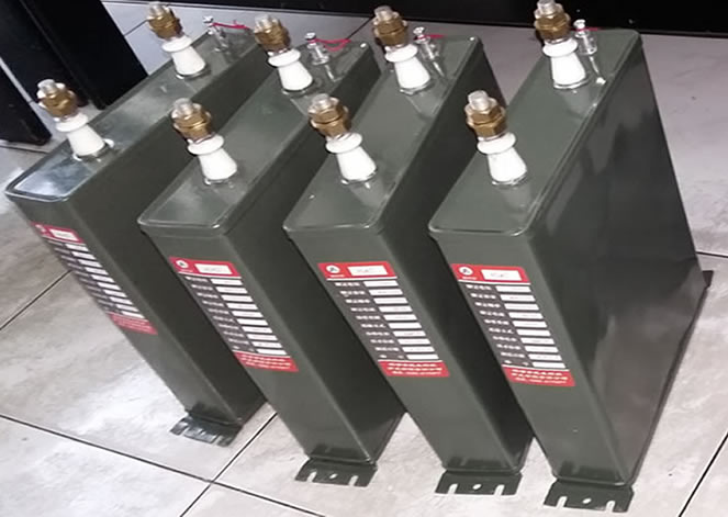 BCMJ3并聯(lián)低壓電容器現(xiàn)場實物照片